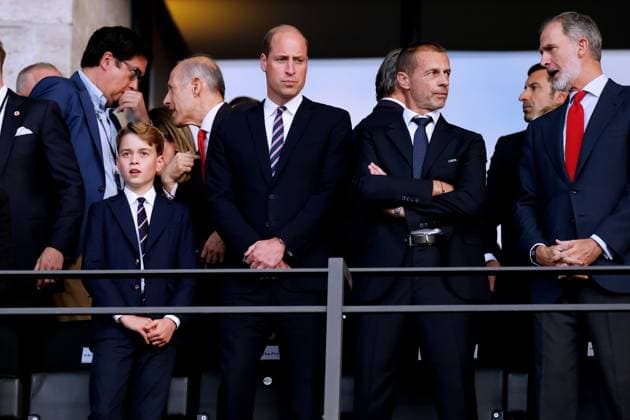 WILLIAM Prince of Wales with son Prince George and FELIPE the VI King of Spain with UEFA President Alexander CEFERIN European Championships 2024 Germany EURO 2024 Match Final SPA ENG 2 1 on 14 07 2024 in Berlin DFL REGULATIONS PROHIBIT ANY USE OF PHOTOGRAPHS as IMAGE SEQUENCES and or QUASI VIDEO Copyright: xLacixPerenyix