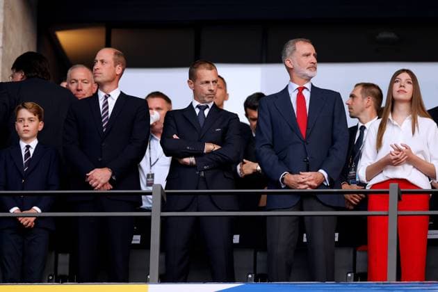 WILLIAM Prince of Wales with son Prince George and FELIPE the VI King of Spain with UEFA President Alexander CEFERIN and daughter Prizesin SOFIA European Championships 2024 Germany EURO 2024 Match Final SPA ENG 2 1 on 14 07 2024 in Berlin DFL REGULATIONS PROHIBIT ANY USE OF PHOTOGRAPHS as IMAGE SEQUENCES and or QUASI VIDEO Copyright: xLacixPerenyix