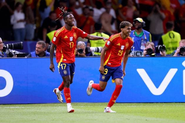 WILLIAMS Nico Team Spain cheers after his goal for 1 0 with YAMAL Lamine European Championships 2024 Germany EURO 2024 Match Final SPA ENG 2 1 on 14 07 2024 in Berlin DFL REGULATIONS PROHIBIT ANY USE OF PHOTOGRAPHS as IMAGE SEQUENCES and or QUASI VIDEO Copyright: xLacixPerenyix