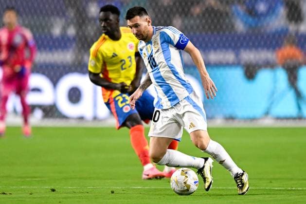 2024-07-15 Argentina v Colombia - CONMEBOL Copa America USA 2024 MIAMI GARDENS, UNITED STATES - JULY 15: Lionel Messi of Argentina in action during the CONMEBOL Copa America USA 2024 match between Argentina and Colombia at Hard Rock Stadium on July 15, 2024 in Miami Gardens, United States. (Photo by Pablo Morano BSR Agency) Miami Gardens United States Content not available for redistribution in The Netherlands directly or indirectly through any third parties. Copyright: xBSRxAgencyx