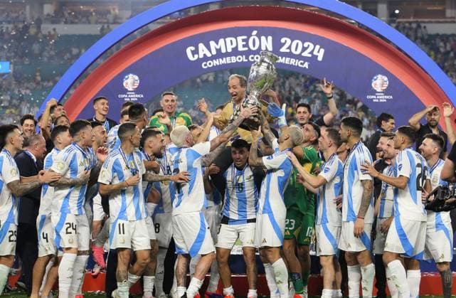 Argentinas lineup with the Copa Argentina Champion Argentina vs Colombia Date 15 07 2024 FINAL COPA AMERICA UNITED STATES Copyright: xxDanielFerrarix