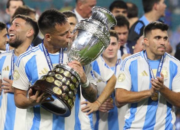 LAUTARO MARTINEZ WITH THE COPA ARGENTINA VS COLOMBIA Date 15 07 2024 AMERICA CUP FINAL UNITED STATES Copyright: xxDanielFerrarix