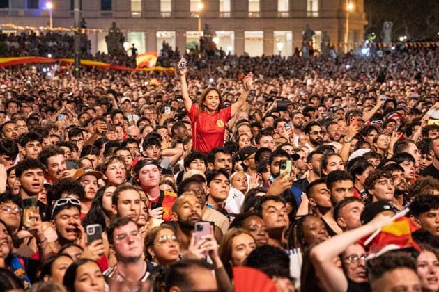 July 14, 2024, Barcelona, Barcelona, Spain: Thousands of people celebrate Spain s 2-1 victory against England in the Euro 2024 final in the center of Barcelona. Barcelona Spain - ZUMAa239 0711173043st Copyright: xMarcxAsensioxClupesx