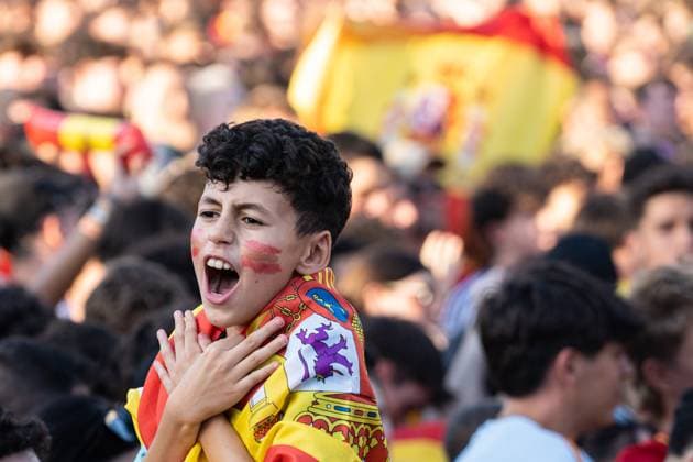 July 14, 2024, Barcelona, Barcelona, Spain: Thousands of people celebrate Spain s 2-1 victory against England in the Euro 2024 final in the center of Barcelona. Barcelona Spain - ZUMAa239 0711176866st Copyright: xMarcxAsensioxClupesx