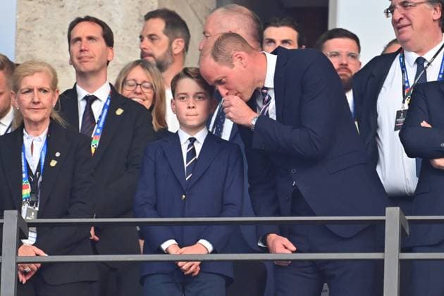 Prince William speaks to his son Prince George, Alexander CEFERIN UEFA President , King Felipe VI of Spain, Philipp LAHM,Sofia of Spain, FINAL Spain ESP England ENG 2 1 on 14 07 2024, Olympiastadion Berlin Football UEFA EURO 2024 GERMANY from 14 06 2024 14 07 2024
