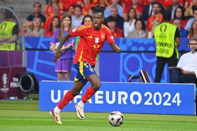Nico WILLIAMS ESP , action,single action,single image,cropped image,full body shot,whole figure FINAL Spain ESP England ENG 2 1 on 14 07 2024, Olympiastadion Berlin Football UEFA EURO 2024 GERMANY from 14 06 2024 14 07 2024