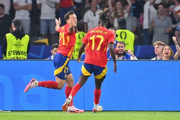 Goal celebration Mikel OYARZABAL ESP after scoring 2 1 with Nico WILLIAMS ESP ,cheering,joy,enthusiasm, action FINAL Spain ESP England ENG 2 1 on 14 07 2024, Olympiastadion Berlin Football UEFA EURO 2024 GERMANY from 14 06 2024 14 07 2024