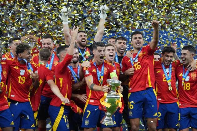 Spain celebrating victory around Alvaro Morata Spain Spain, 07 with the Henri Delaunay Cup Berlin 14 07 2024 Spain vs England, M51, EURO2024 Final, Olympiastadion Berlin