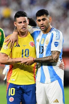 RECORD DATE NOT STATED Copa America USA 2024 Argentina vs Colombia - Final James Rodriguez (L) of Colombia and Cristian Romero of Argentina during Final match between Argentina and Colombia as part of CONMEBOL Copa America USA 2024 at Hard Rock Stadium on July 14, 2024 in Miami Gardens, Florida, United States. MIAMI GARDENS FLORIDA UNITED STATES  Copyright: xDavidxLeahx 20240714220304_CA_2024_F_ARG_COL_RODRIGUEZ331