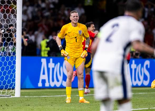 Berlin, Olympiastadion, 14 07 2024 Goalkeeper Jordan Pickford of england disappointed after the 1 2 goal during the final match at the Uefa Euro 2024 Spain vs England