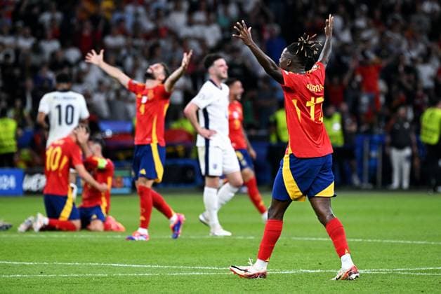 Football, European Championship, EURO 2024, Final, Olympiastadion Berlin Spain England 2 1 Final cheer Nico Williams SPA Cheers, joy, action