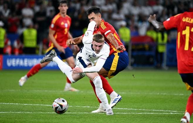 Football, European Championship, EURO 2024, Final, Olympiastadion Berlin Spain England 2 1 Cole Palmer ENG , Martin Zubimendi SPA Action
