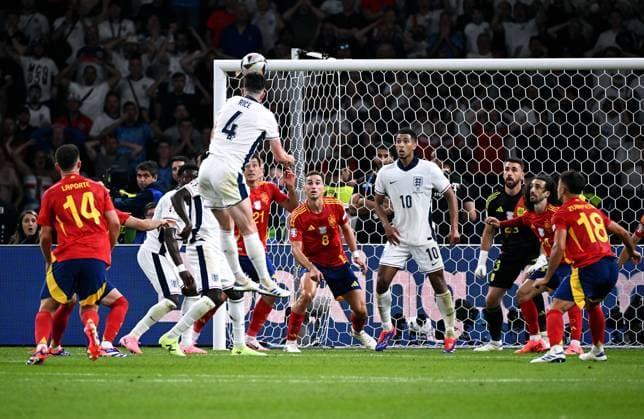 Football, European Championship, EURO 2024, Final, Olympiastadion Berlin Spain England 2 1 Goal chance Declan Rice ENG Action