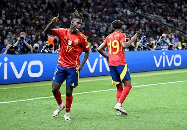 Soccer Euro 2024 Final 14 07 2024 Spain England Spain Cheering dance after the goal to 1 0, from left, goal scorer Nico Williams with Lamine Yamal