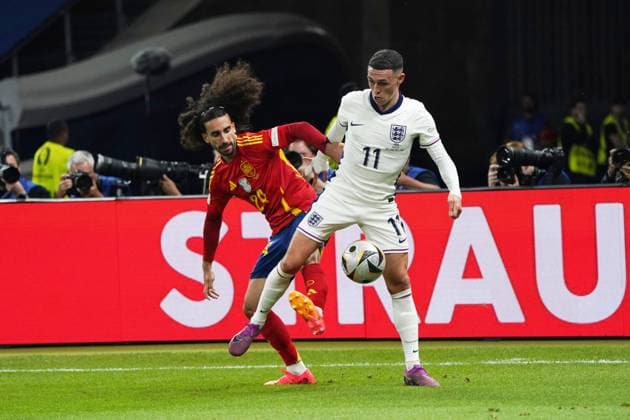 Euro 2024, EM 2024, Football UEFA Final ,Final , Spain England , Olympiastadion, Berlin Marc Cucurella Spain Phil Foden, England action, single image