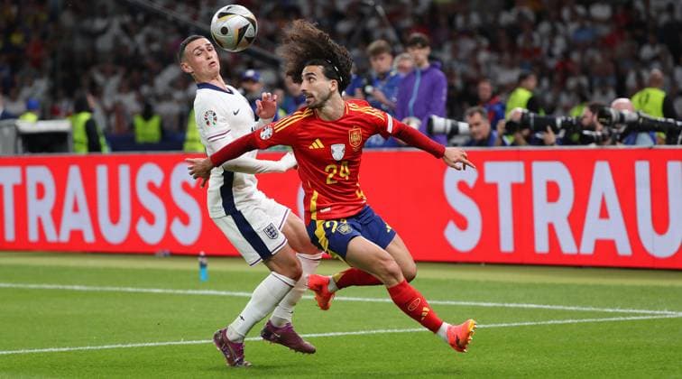 BAU 14 07 2024 Berlin European Football Championship 2024 Final Spain vs England, f l Phil Foden ENG , Marc Cucurella ESP