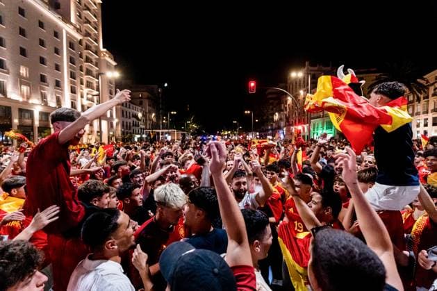 July 15, 2024, Malaga, Spain: Spain football fans seen celebrating in Malaga the victory of Spain at the UEFA EURO, EM, Europameisterschaft,Fussball 2024. Spain won the UEFA Euro 2024 after a match against England celebrated at Olympiastadion in Berlin, Germany. Malaga Spain - ZUMAs197 0711375398st Copyright: xFrancisxGonzalezx