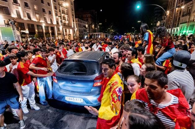 July 15, 2024, Malaga, Spain: Spain football fans seen celebrating in Malaga the victory of Spain at the UEFA EURO, EM, Europameisterschaft,Fussball 2024. Spain won the UEFA Euro 2024 after a match against England celebrated at Olympiastadion in Berlin, Germany. Malaga Spain - ZUMAs197 0711375857st Copyright: xFrancisxGonzalezx