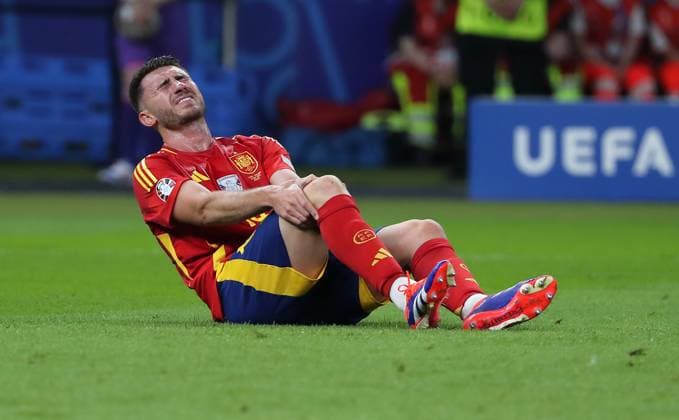 Aymeric Laporte injured after duel Sport Football Soccer European Championship Euro 2024 European Championship Final Men Season 2023 2024 14 07 2024 Spain ESP vs England ENG in Berlin Olympiastadion DFL regulations prohibit any use of photographs as image sequences and or quasi video