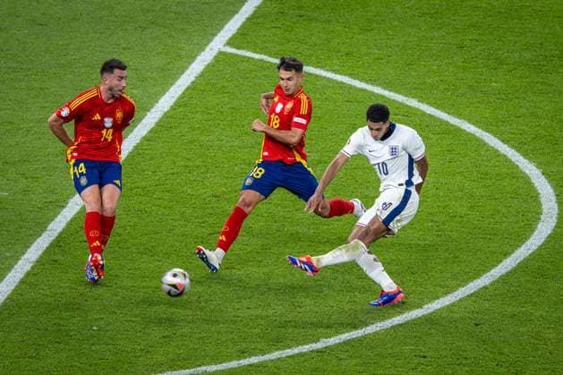 Football Berlin 14 07 2024 UEFA Euro 2024 Final England ENG Spain ESP Jude Bellingham England, No 10 Martin Zubimendi Spain, No 18 Aymeric Laporte Spain, TW, No 14