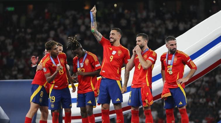 BAU 14 07 2024 Berlin European Football Championship 2024 Final Spain vs England, f l Lamine Yamal, Nico Williams, Joselu, Nacho, Dani Carvajal ESP