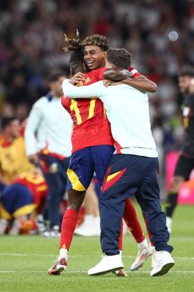 14 07 2024, xtgx, European Football Championship 2024 Final, Spain England emspor, v l Nico Williams Spain, 17 , Lamine Yamal Spain, 19 Celebrating the victory, cheering after the end of the match DFL DFB REGULATIONS PROHIBIT ANY USE OF PHOTOGRAPHS as IMAGE SEQUENCES and or QUASI VIDEO Berlin