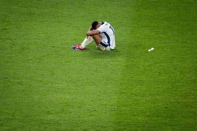 Football Berlin 14 07 2024 UEFA Euro 2024 Final England ENG Spain ESP Final whistle Spain win 2 1 and are European champions Jude Bellingham England, No 10 dejected disappointed