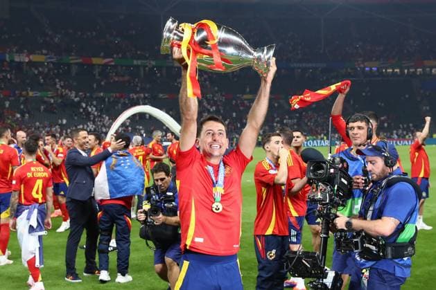 14 07 2024, xtgx, Football EM 2024 Final, Spain England emspor, v l Mikel Oyarzabal Spain, 21 cheering about the victory, cheering after the end of the match DFL DFB REGULATIONS PROHIBIT ANY USE OF PHOTOGRAPHS as IMAGE SEQUENCES and or QUASI VIDEO Berlin