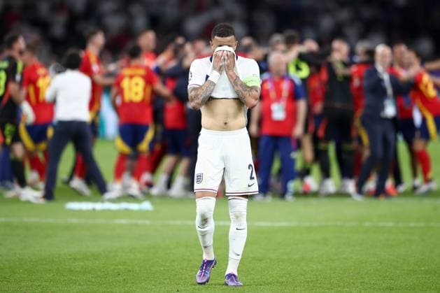 14 07 2024, xtgx, Football EM 2024 Final, Spain England emspor, v l Kyle Walker England, 2 disappointed, disappointed, looks disappointed, disappointed DFL DFB REGULATIONS PROHIBIT ANY USE OF PHOTOGRAPHS as IMAGE SEQUENCES and or QUASI VIDEO Berlin