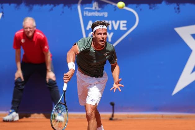 Tennis Men ATP, Tennis Men Tour 500 European Open Hamburg, Hamburg Open ATP 500 2024 , 15 07 2024, Daniel Altmeier GER makes a serve Copyright: FernandoxSoares
