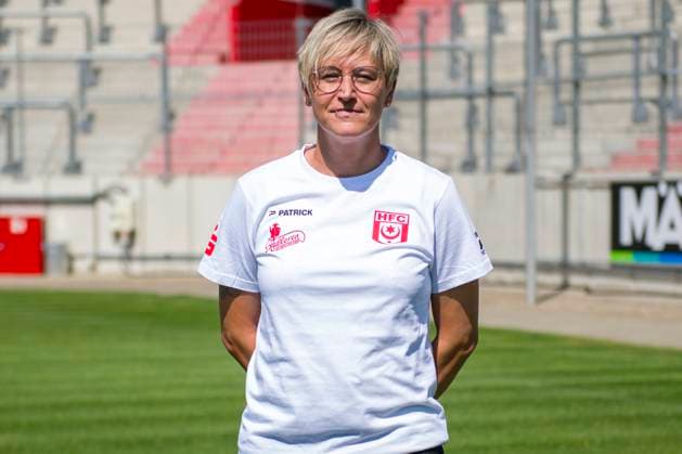 Halle, Germany 15 July 2024 Regionalliga Nordost Team photo 2024 2025 Hallescher FC In the picture Technical employee Sandra Schultze Halle Leuna Chemie Stadion Sachsen Anhalt Copyright: xFotostandx xBallaschx