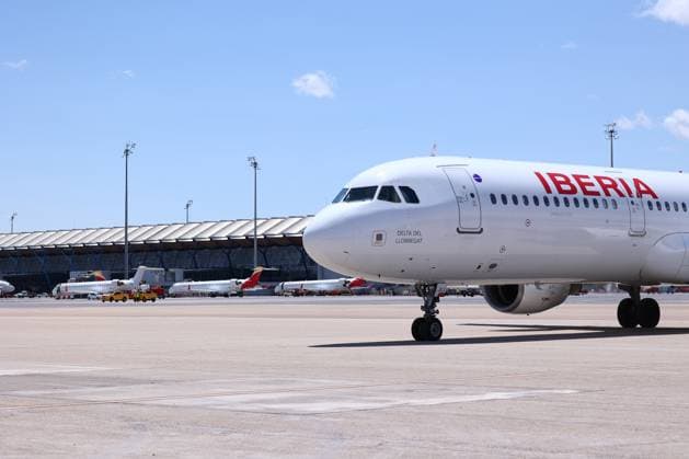 July 15, 2024, Madrid, Madrid, SPAIN: Spain national team, Nationalteam plane arriving during the reception of the Spain National Team as European Champions after winning in the Eurocup 2024 final against England at Adolfo Suarez Madrid-Barajas airport on July 15, 2024, in Madrid, Spain. Madrid SPAIN - ZUMAa181 20240715_zaa_a181_001 Copyright: xDennisxAgyemanx
