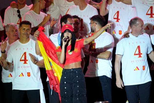 July 15, 2024, Madrid, Madrid, SPAIN: Aitana performs during the celebration of Spain Team at Cibeles Palace of Madrid after winning the Eurocup 2024 against Englad on July 15, 2024 in Madrid, Spain. Madrid SPAIN - ZUMAa181 20240715_zaa_a181_060 Copyright: xOscarxJ.xBarrosox
