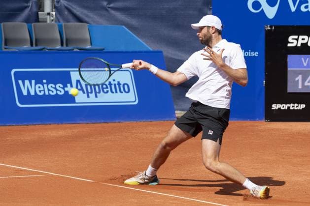 Gstaad Switzerland, 07 16 2024: Quentin Halys (FRA) in action during EFG Swiss Open. during EFG Gstaad Swiss Open ATP, Tennis Herren 250, International Tennis match in Gstaad, Switzerland, July 16 2024  Copyright: xPatrickxDancel IPAxSportx xipa-ax xx IPA_48031272 IPA_Agency_IPA48031272