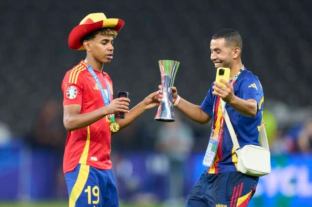 Lamine Yamal, ESP 19 with father Mounir Nasraoui aus Larache at the winners ceremony after the final match SPAIN - ENGLAND 2-1 of the UEFA European Championships 2024 on Jul 14, 2024 in Berlin, Germany.