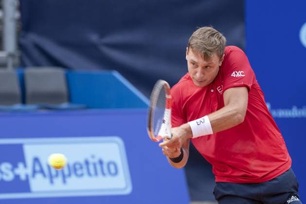 Gstaad Switzerland, 07 16 2024: Hamad Medjedovic (SRB) in action during EFG Swiss Open. during EFG Gstaad Swiss Open ATP, Tennis Herren 250, International Tennis match in Gstaad, Switzerland, July 16 2024  Copyright: xPatrickxDancel IPAxSportx xipa-ax xx IPA_48036176 IPA_Agency_IPA48036176