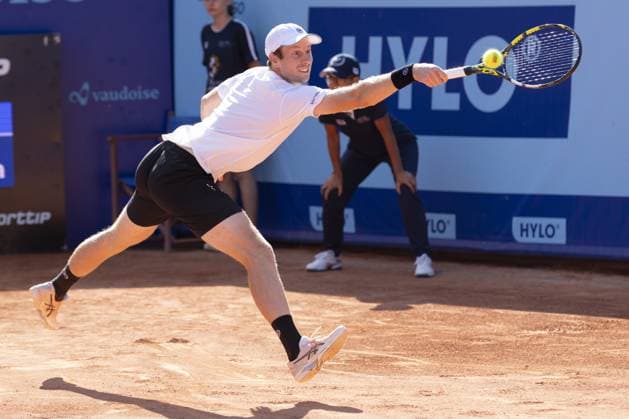 Gstaad Switzerland, 07 16 2024: Botic Van de Zandschulp (NED) in action during EFG Swiss Open. during EFG Gstaad Swiss Open ATP, Tennis Herren 250, International Tennis match in Gstaad, Switzerland, July 16 2024  Copyright: xPatrickxDancel IPAxSportx xipa-ax xx IPA_48040736 IPA_Agency_IPA48040736