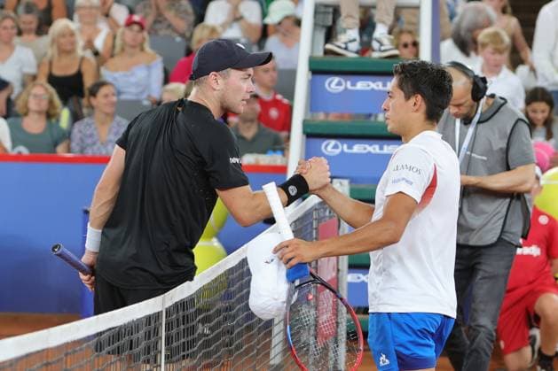 Tennis Men ATP, Tennis Men Tour 500 European Open Hamburg, Hamburg Open ATP 500 2024 , 16 07 2024, Dominik Koepfer GER congratulates Sebastian Baez ARG on his victory Copyright: FernandoxSoares