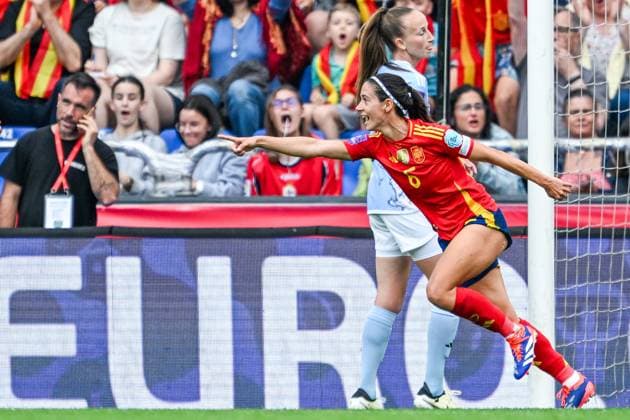Sport Bilder des Tages SOCCER WOMEN UEFA QUALIFIERS A2 MD6 SPAIN VS BELGIUM Aitana Bonmati (6) of Spain scores 1-0 and Spain celebrate during a soccer game between the national women teams of Spain and Belgium, called the Red Flames on the sixth matchday in Group A2 in the league stage of the 2023-24 UEFA Women s European Qualifiers competition, on Tuesday 16 July 2024 in La Coruna , Spain . PHOTO SPORTPIX Stijn Audooren La Coruna Estadio Riazor Spain  Copyright: xSportpix.bex xStijnxAudoorenxStijnxAudoorenx