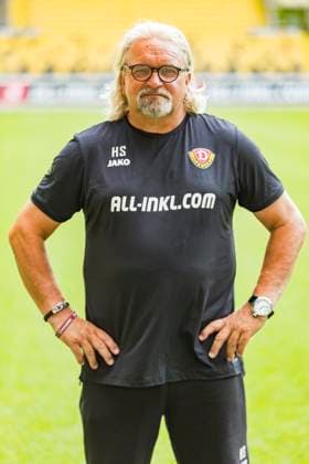 16 07 2024, xomx, Fußball 3 Liga, Dynamo Dresden Fototermin Saison 2024 25, Porträttermin 2024 2025 emspor, Bild Heiko Scholz Co Trainer Portrait, Portraet, DFL DFB REGULATIONS PROHIBIT ANY USE OF PHOTOGRAPHS as IMAGE SEQUENCES and or QUASI VIDEO Dresden
