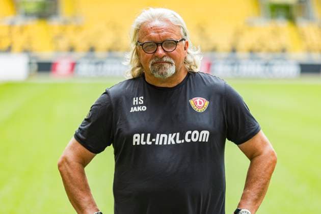 16 07 2024, xomx, Fußball 3 Liga, Dynamo Dresden Fototermin Saison 2024 25, Porträttermin 2024 2025 emspor, Bild Heiko Scholz Co Trainer Portrait, Portraet, DFL DFB REGULATIONS PROHIBIT ANY USE OF PHOTOGRAPHS as IMAGE SEQUENCES and or QUASI VIDEO Dresden