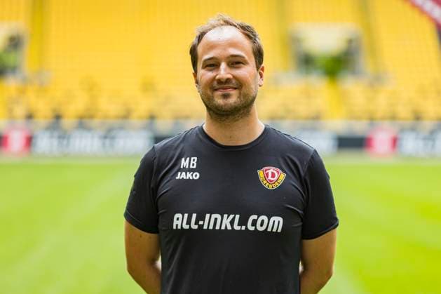 16 07 2024, xomx, Fußball 3 Liga, Dynamo Dresden Fototermin Saison 2024 25, Porträttermin 2024 2025 emspor, Bild Michael Bata Mannschaftsarzt Portrait, Portraet, DFL DFB REGULATIONS PROHIBIT ANY USE OF PHOTOGRAPHS as IMAGE SEQUENCES and or QUASI VIDEO Dresden