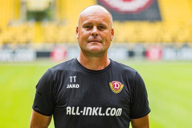 16 07 2024, xomx, Fußball 3 Liga, Tom Teichert-Tölg (Zeugwart) - Dynamo Dresden Fototermin Saison 2024 25, Porträttermin 2024 2025 emspor, Bild DFL DFB REGULATIONS PROHIBIT ANY USE OF PHOTOGRAPHS as IMAGE SEQUENCES and or QUASI VIDEO Dresden