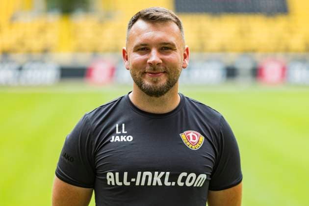 16 07 2024, xomx, Fußball 3 Liga, Dynamo Dresden Fototermin Saison 2024 25, Porträttermin 2024 2025 emspor, Bild Justin Löwe Teammanager Portrait, Portraet, DFL DFB REGULATIONS PROHIBIT ANY USE OF PHOTOGRAPHS as IMAGE SEQUENCES and or QUASI VIDEO Dresden