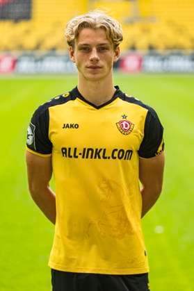 16 07 2024, xomx, Fußball 3 Liga, Dynamo Dresden Fototermin Saison 2024 25, Porträttermin 2024 2025 emspor, Bild Jonas Oehmichen 25 Portrait, Portraet, DFL DFB REGULATIONS PROHIBIT ANY USE OF PHOTOGRAPHS as IMAGE SEQUENCES and or QUASI VIDEO Dresden
