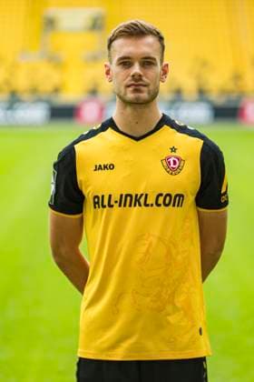16 07 2024, xomx, Fußball 3 Liga, Dynamo Dresden Fototermin Saison 2024 25, Porträttermin 2024 2025 emspor, Bild Tom Zimmerschied 22 Portrait, Portraet, DFL DFB REGULATIONS PROHIBIT ANY USE OF PHOTOGRAPHS as IMAGE SEQUENCES and or QUASI VIDEO Dresden