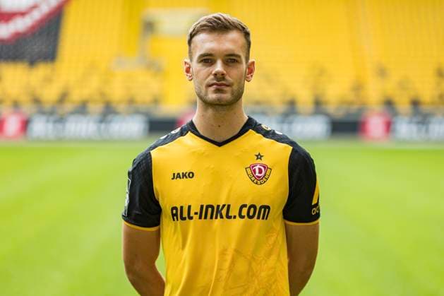 16 07 2024, xomx, Fußball 3 Liga, Dynamo Dresden Fototermin Saison 2024 25, Porträttermin 2024 2025 emspor, Bild Tom Zimmerschied 22 Portrait, Portraet, DFL DFB REGULATIONS PROHIBIT ANY USE OF PHOTOGRAPHS as IMAGE SEQUENCES and or QUASI VIDEO Dresden