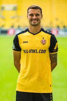 16 07 2024, xomx, Fußball 3 Liga, Dynamo Dresden Fototermin Saison 2024 25, Porträttermin 2024 2025 emspor, Bild Philip Heise 16 Portrait, Portraet, DFL DFB REGULATIONS PROHIBIT ANY USE OF PHOTOGRAPHS as IMAGE SEQUENCES and or QUASI VIDEO Dresden