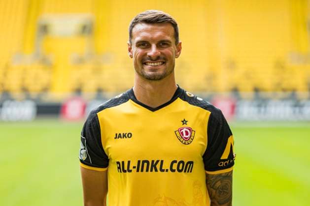 16 07 2024, xomx, Fußball 3 Liga, Dynamo Dresden Fototermin Saison 2024 25, Porträttermin 2024 2025 emspor, Bild Philip Heise 16 Portrait, Portraet, DFL DFB REGULATIONS PROHIBIT ANY USE OF PHOTOGRAPHS as IMAGE SEQUENCES and or QUASI VIDEO Dresden