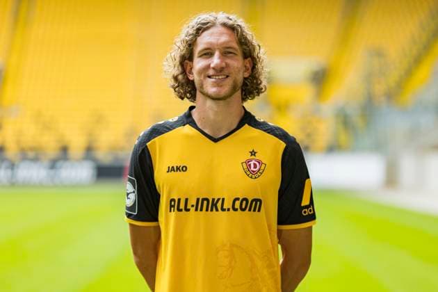 16 07 2024, xomx, Fußball 3 Liga, Dynamo Dresden Fototermin Saison 2024 25, Porträttermin 2024 2025 emspor, Bild Vinko Sapina 5 Portrait, Portraet, DFL DFB REGULATIONS PROHIBIT ANY USE OF PHOTOGRAPHS as IMAGE SEQUENCES and or QUASI VIDEO Dresden